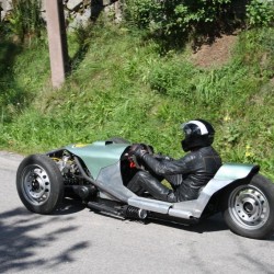 Trois roues sur base 2CV